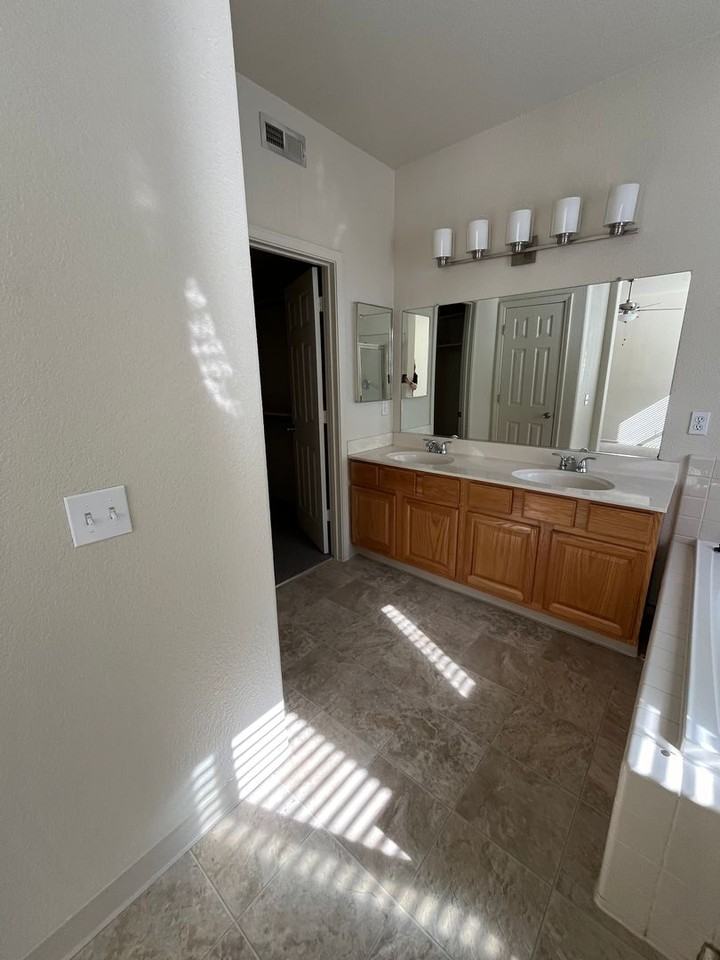 4201 Alegre Way - Photo 7 of 23