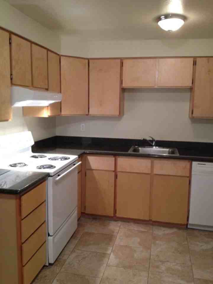 2801 N Ainsworth St #1 - Photo 3 of 16