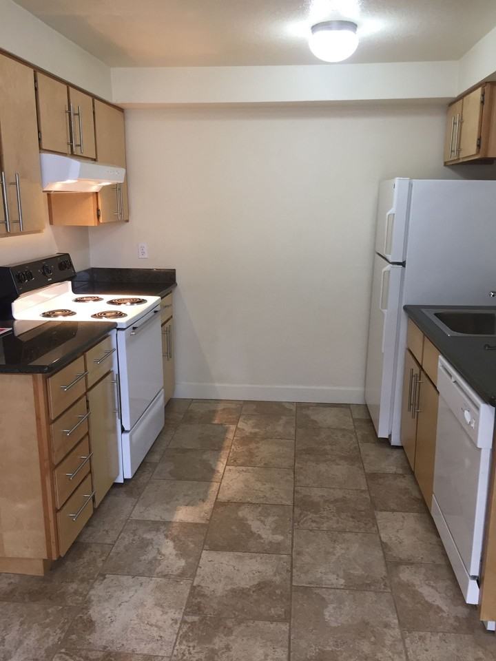 2801 N Ainsworth St #5 - Photo 2 of 15