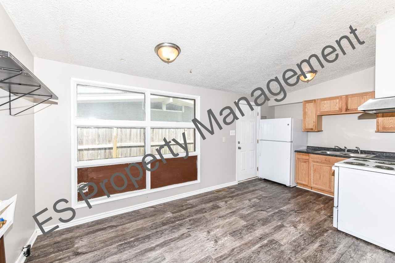 1631 Elmhurst Dr - Photo 7 of 26