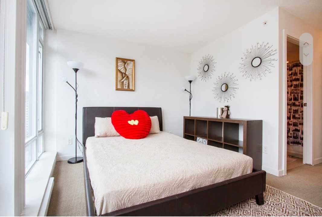 610 Granville Street - Photo 3 of 12