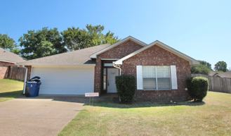 400 Redbud Cir - Photo 1 of 1