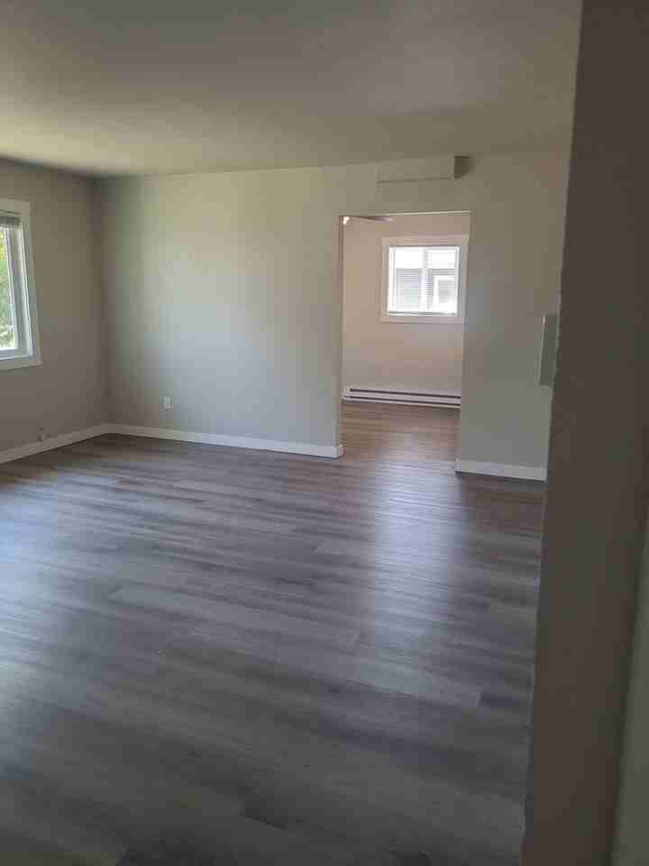 1105 Arlington Dr - Photo 5 of 15