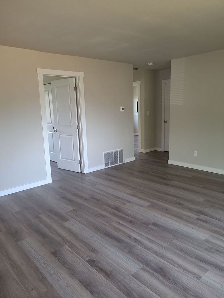 1105 Arlington Dr - Photo 6 of 15