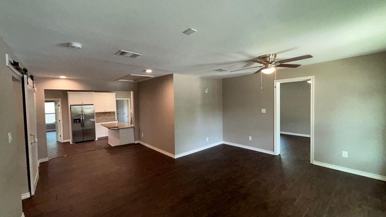 2816 Gordon Ave - Photo 2 of 25