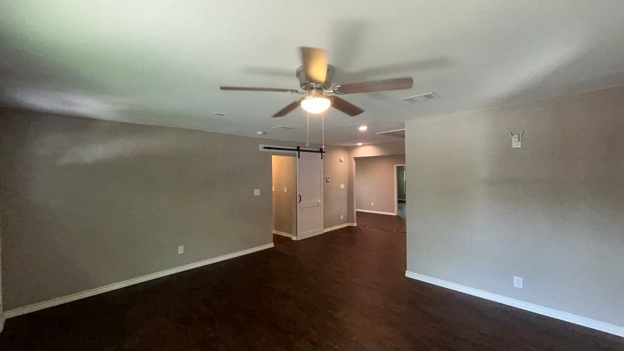 2816 Gordon Ave - Photo 3 of 25