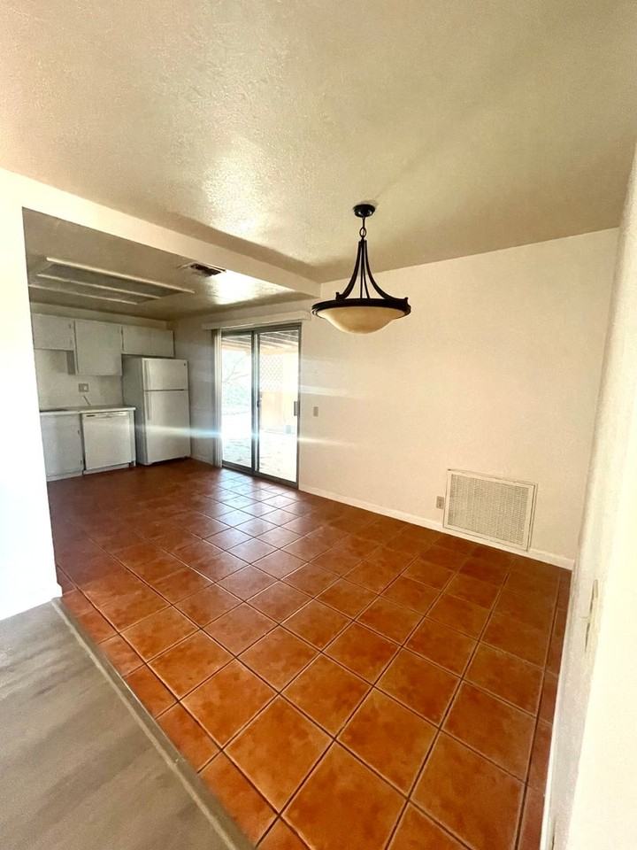 73627 Raymond Way - Photo 4 of 15