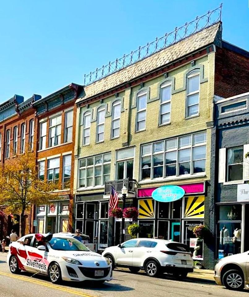 177 Front St - Photo 2 of 12