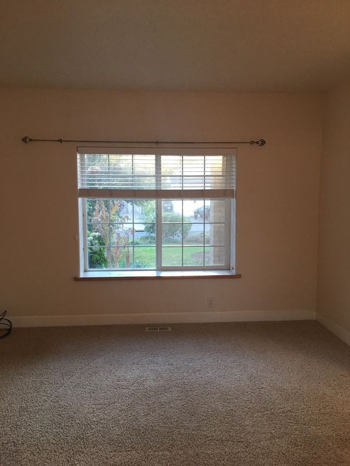 2057 Berwin Ln - Photo 3 of 40