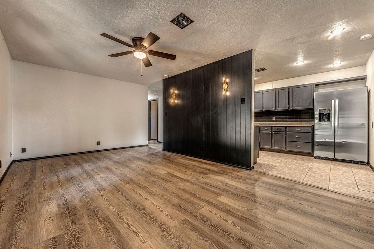 17 Wisteria St - Photo 3 of 15