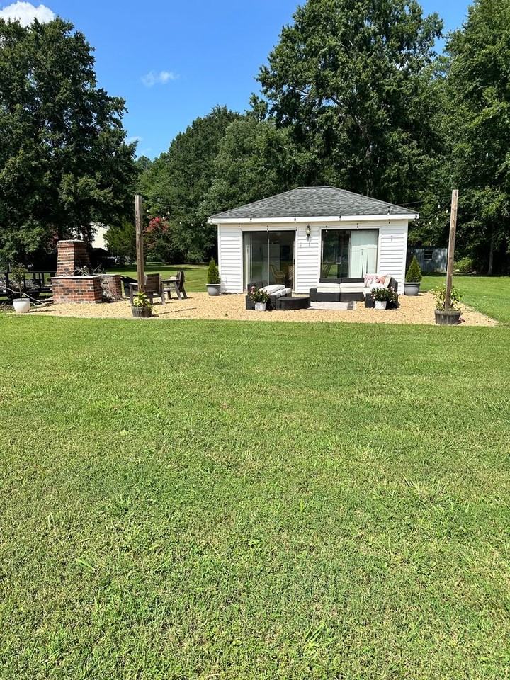 8700 River Rd - Photo 2 of 10