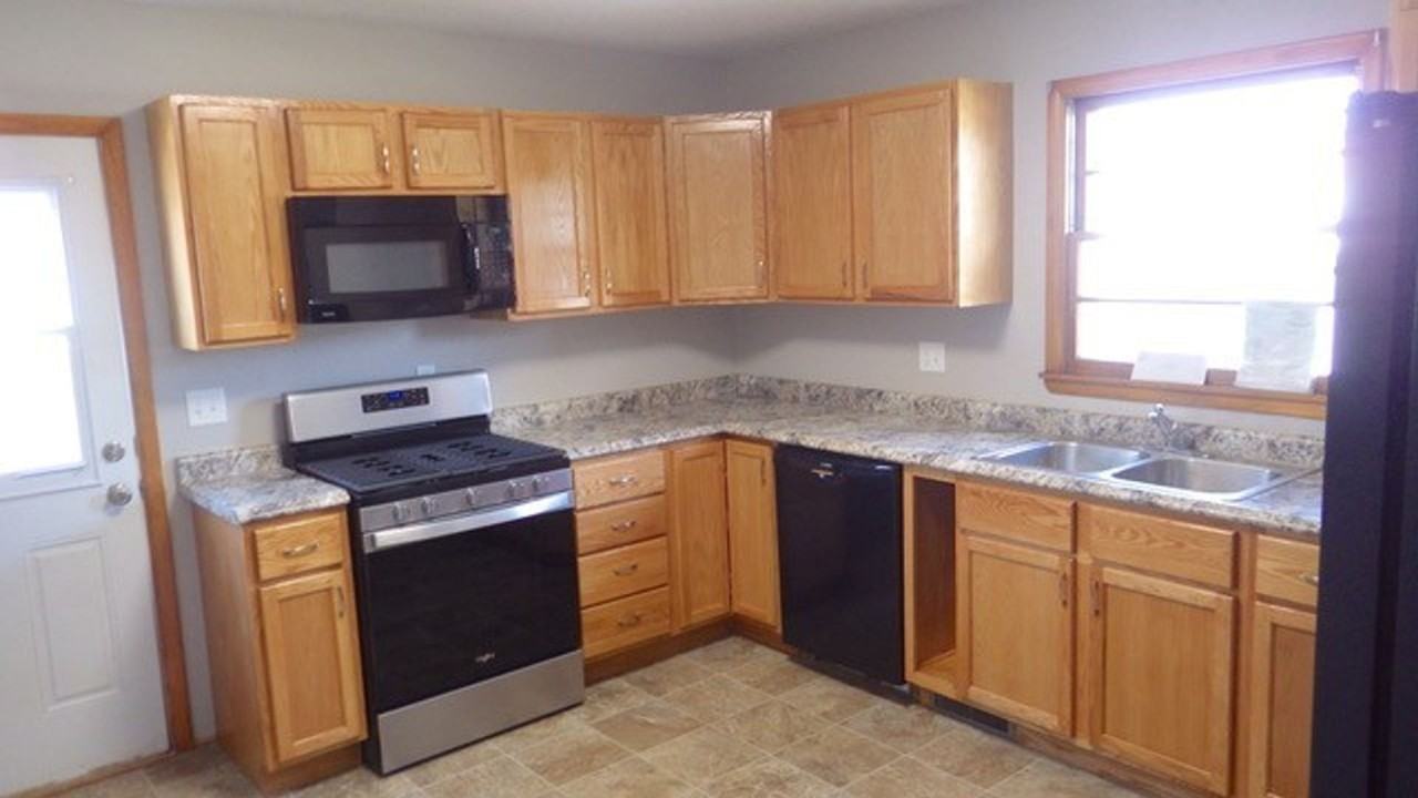 113 E Custer St - Photo 3 of 11