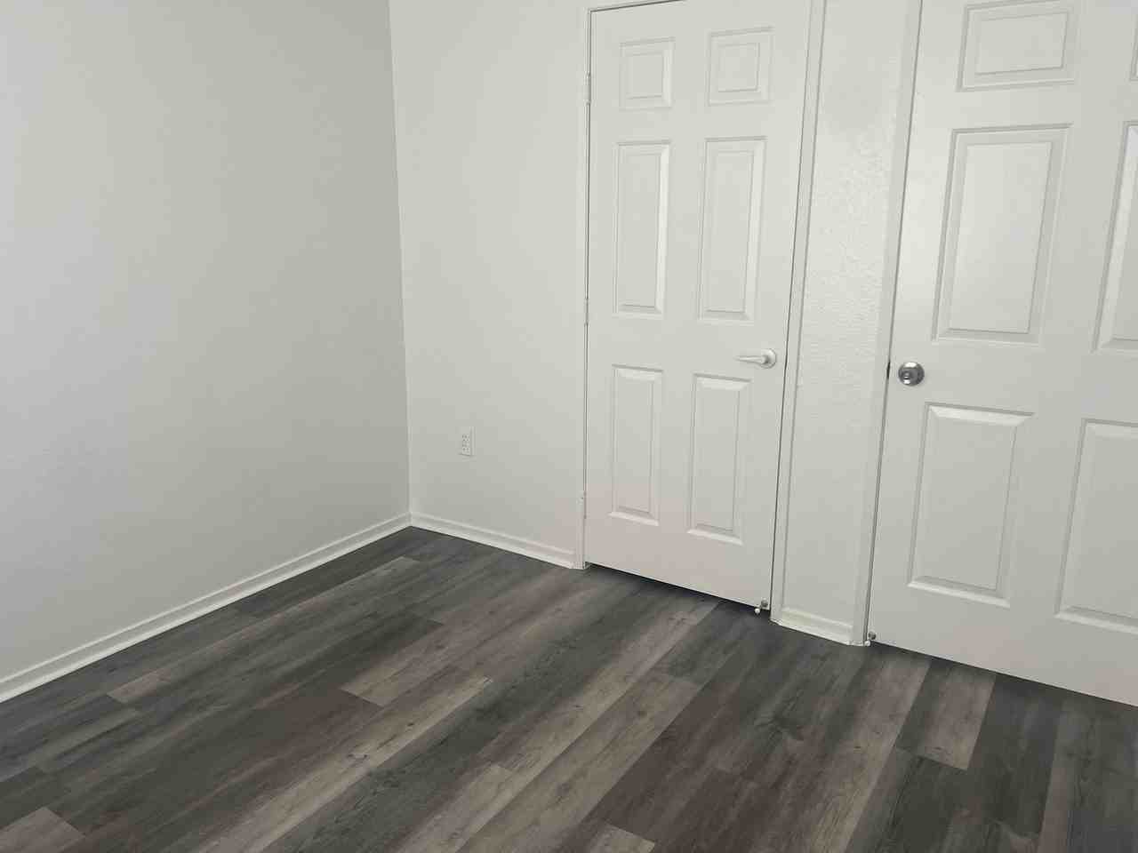 Sunset Palms Apartments - Photo 7 of 24