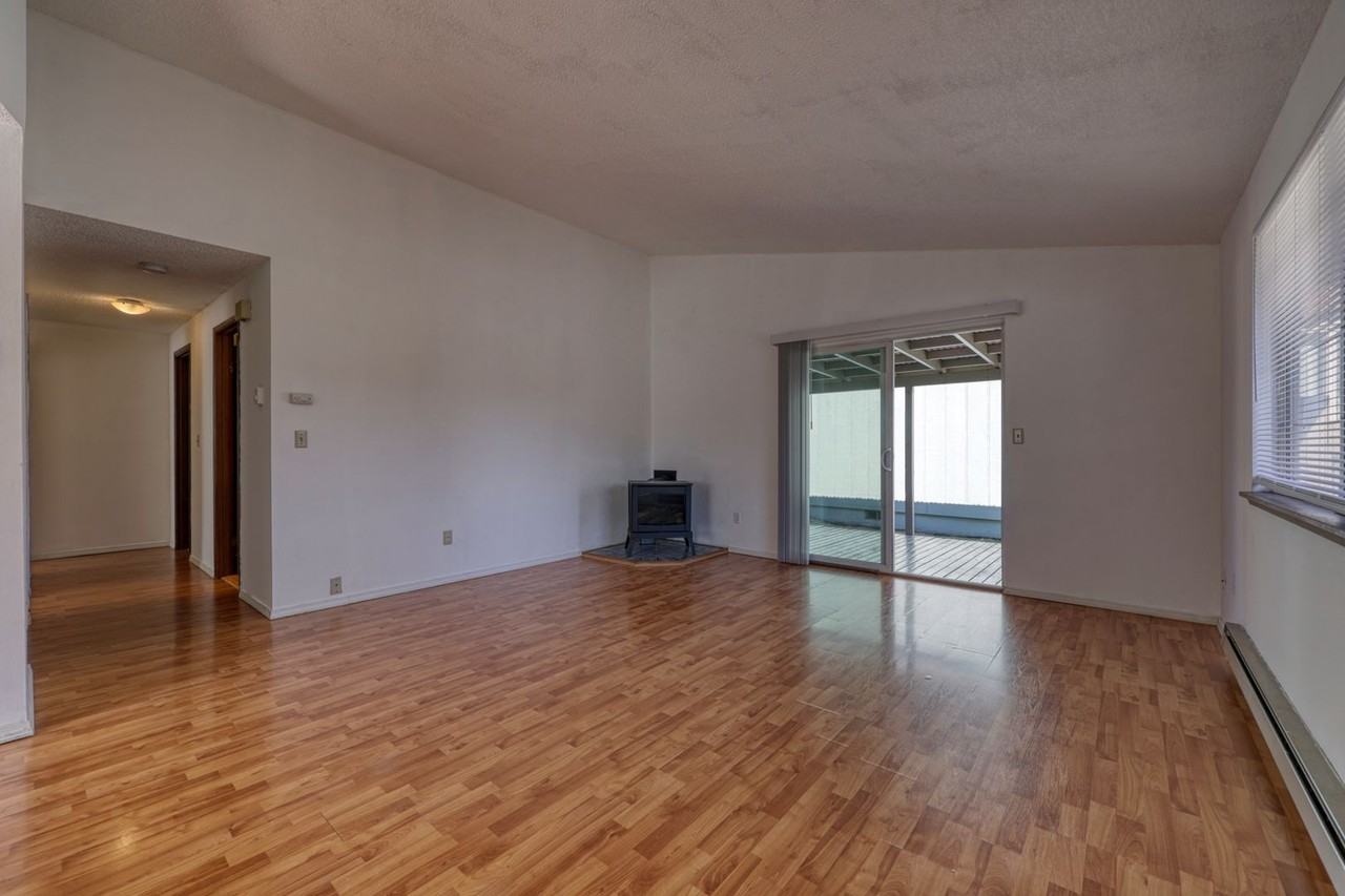 4924 Cottage Ln Se - Photo 5 of 26
