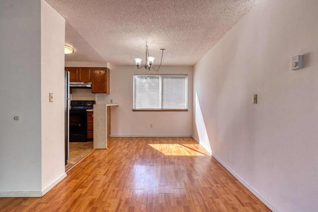 4924 Cottage Ln Se - Photo 7 of 26