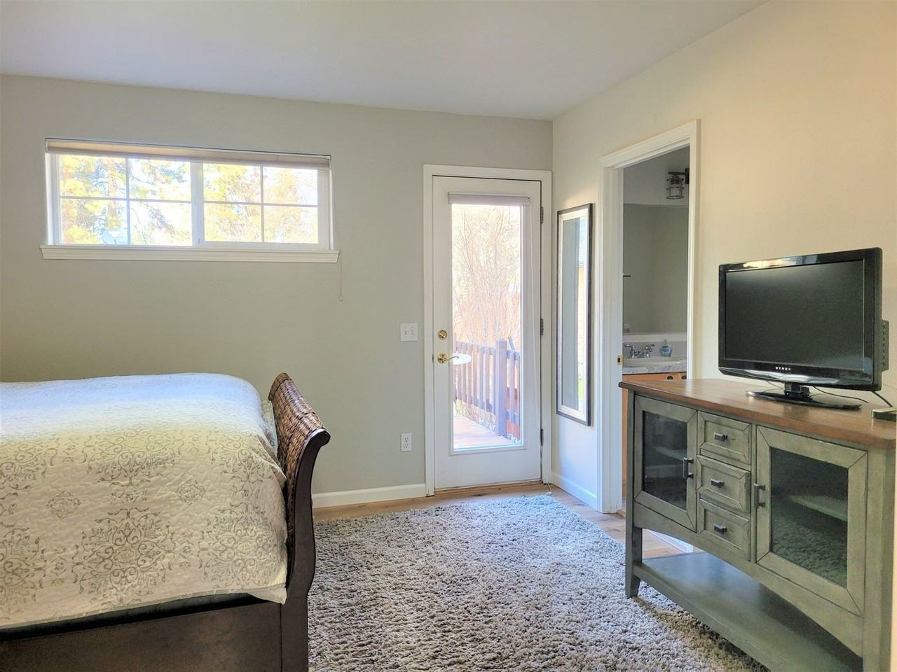 1598 Nw Albany Ave - Photo 6 of 18