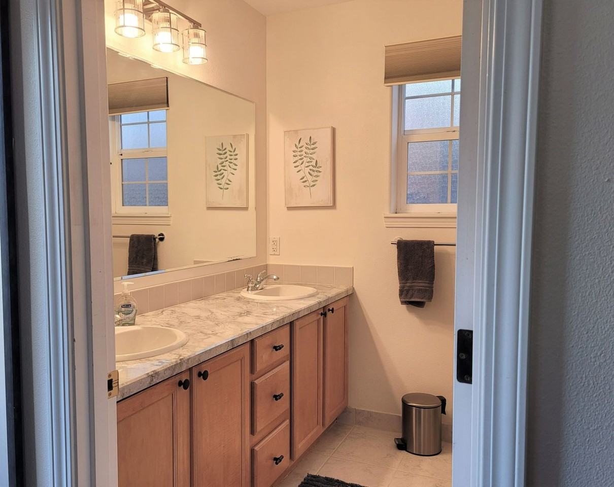 1598 Nw Albany Ave - Photo 7 of 18