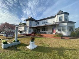 featured image of 304 W Gregory St