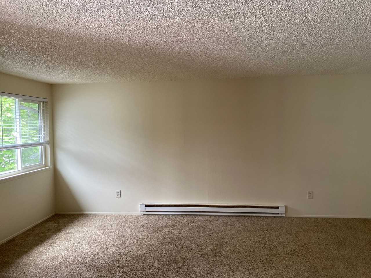 459 Se Lilly Ave Apt C - Photo 3 of 16
