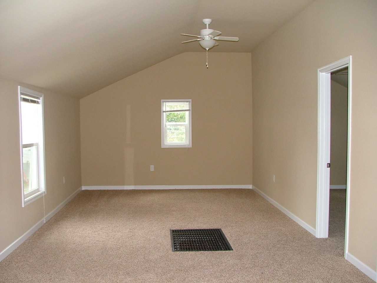 38 N Penn St - Photo 2 of 7
