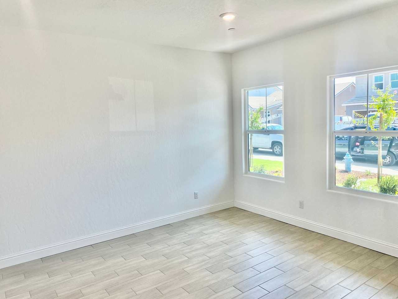 288 Huntington Ave S - Photo 5 of 28
