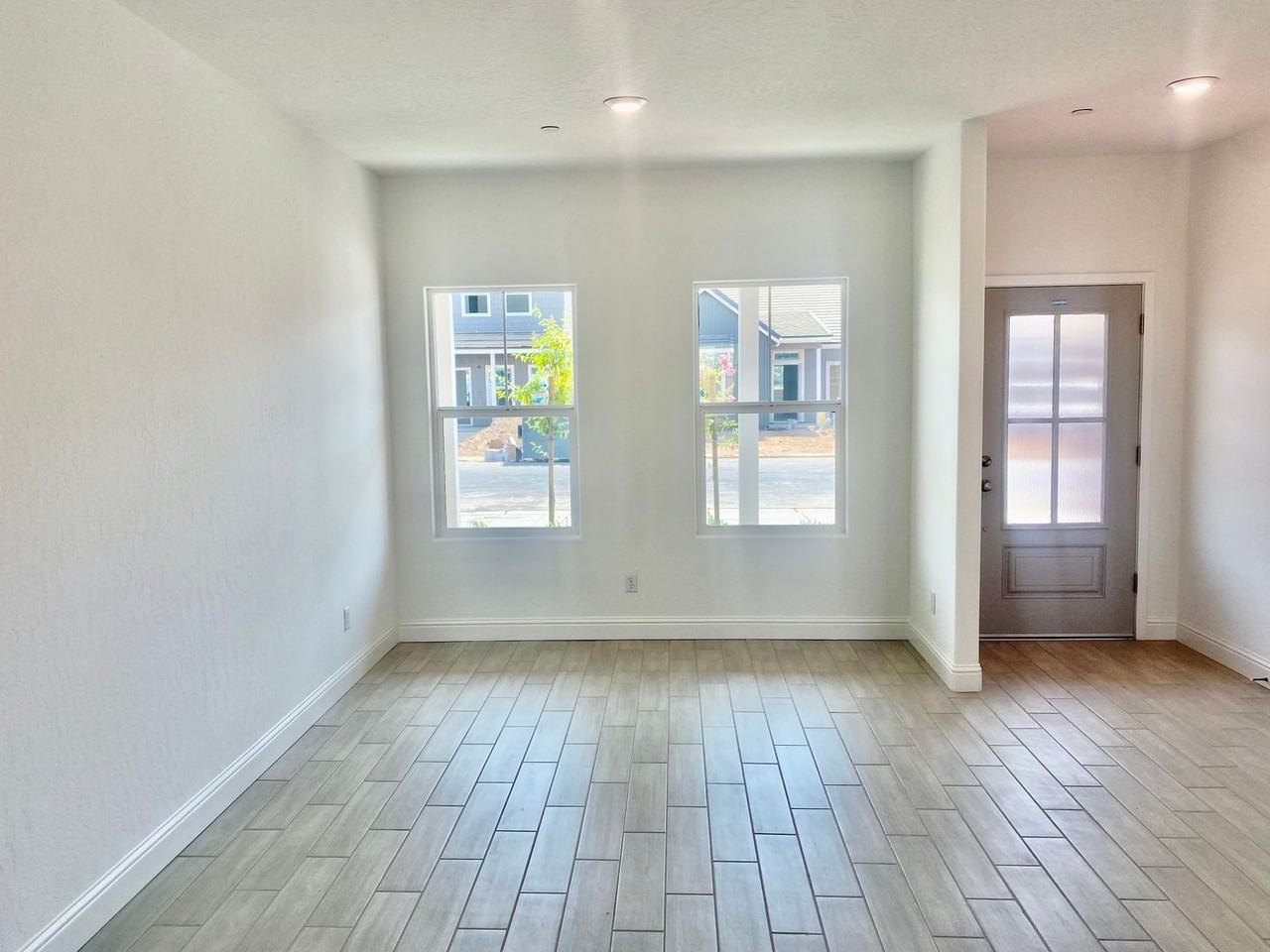 288 Huntington Ave S - Photo 6 of 28