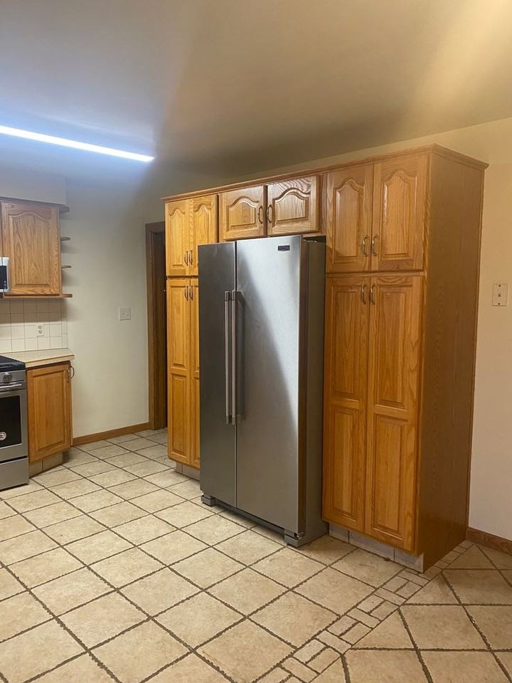 296 E Howard St - Photo 6 of 11