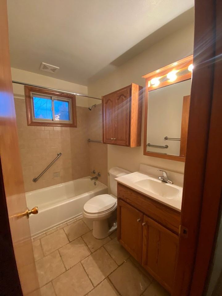 296 E Howard St - Photo 7 of 11