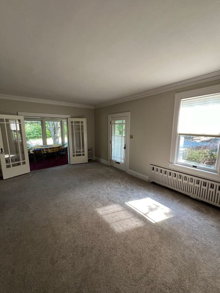 402 Spencer Ave - Photo 4 of 32