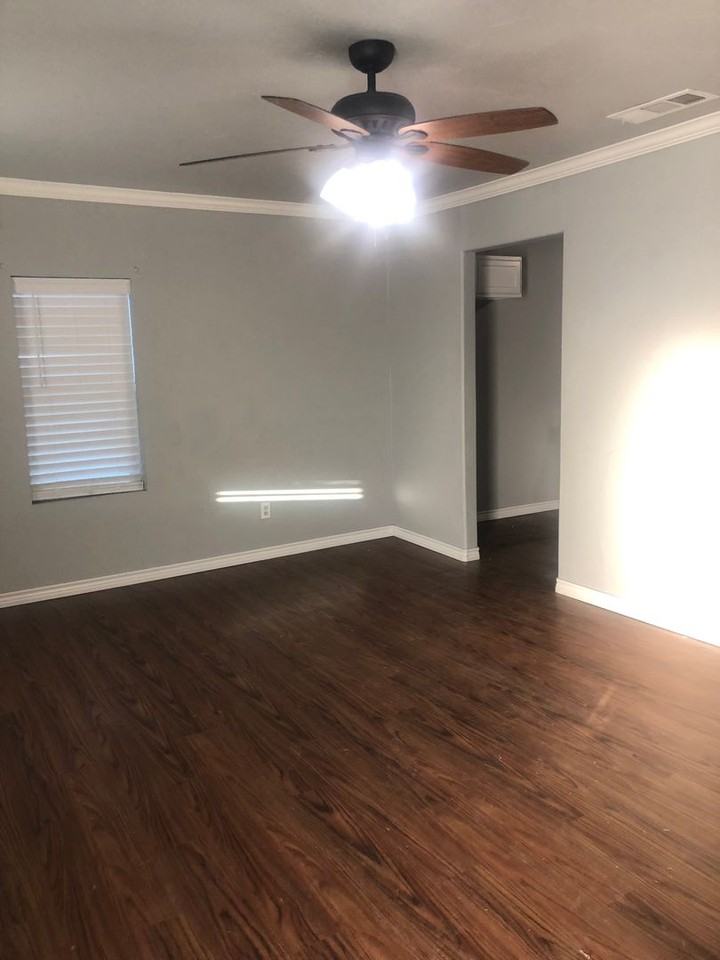 3611 S Monroe St - Photo 5 of 19