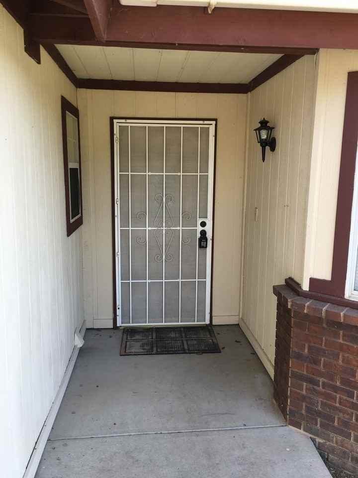 10013 Yarnell Ave - Photo 2 of 13