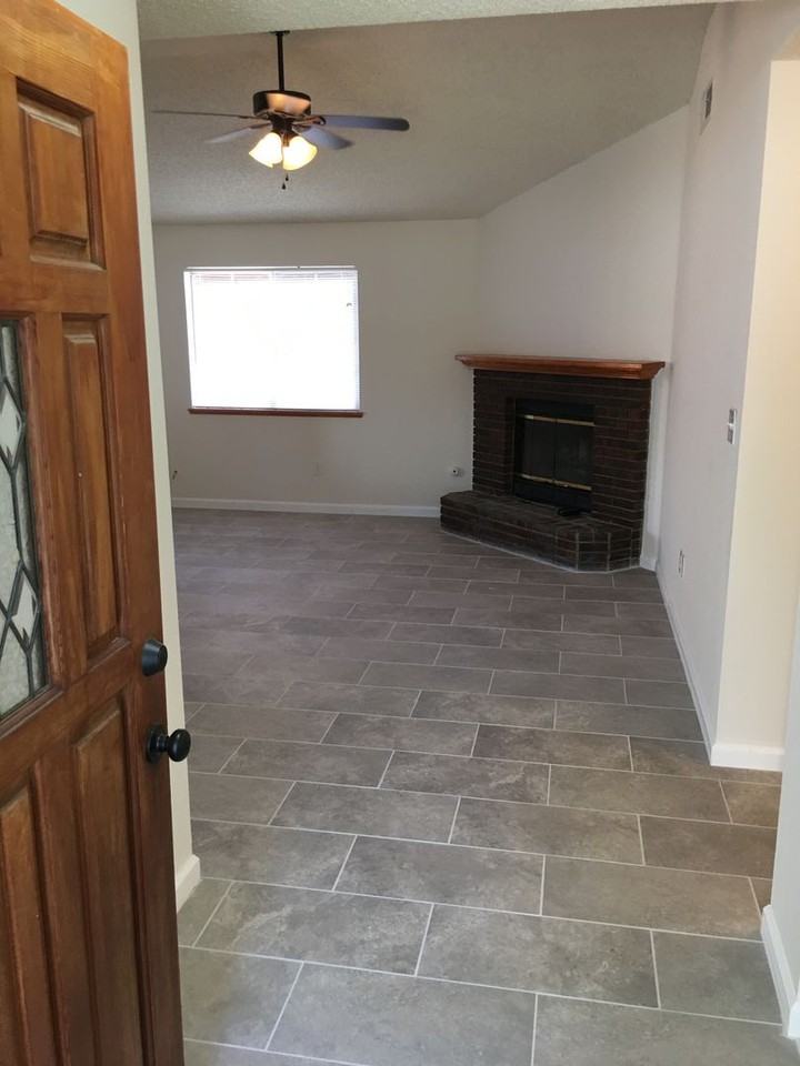 10013 Yarnell Ave - Photo 3 of 13