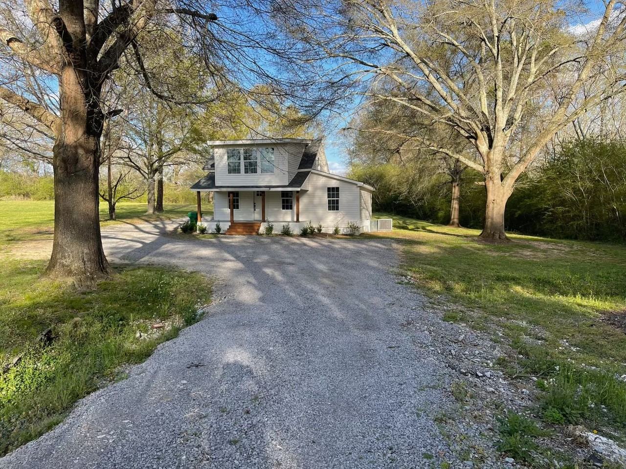 1610 Maple St - Photo 2 of 13