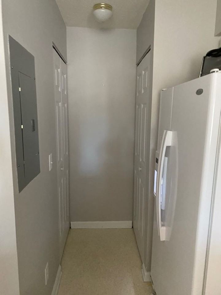 390 Pinehurst Ln Unit 14e - Photo 4 of 21