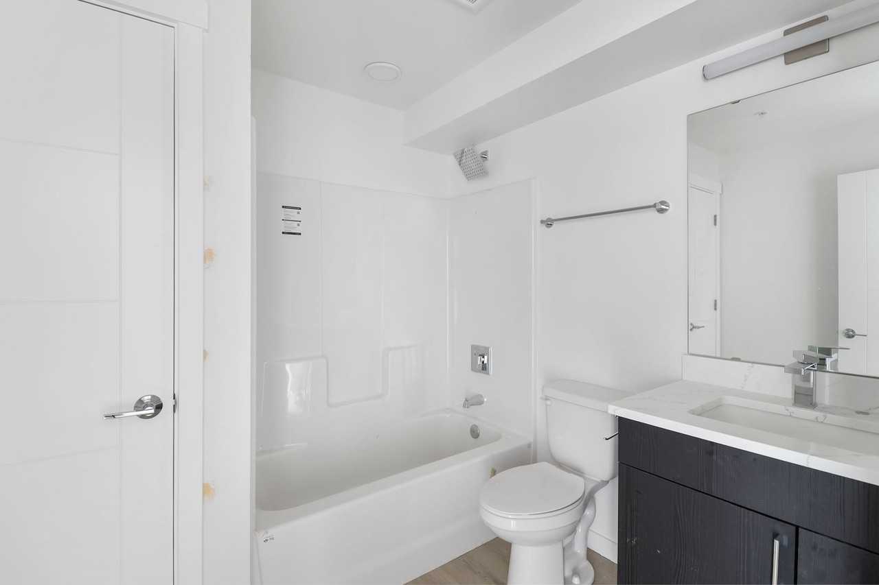 2802 Commercial Dr - Photo 7 of 12