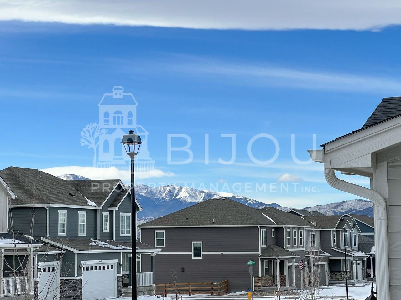 5250 Makalu Dr - Photo 3 of 26