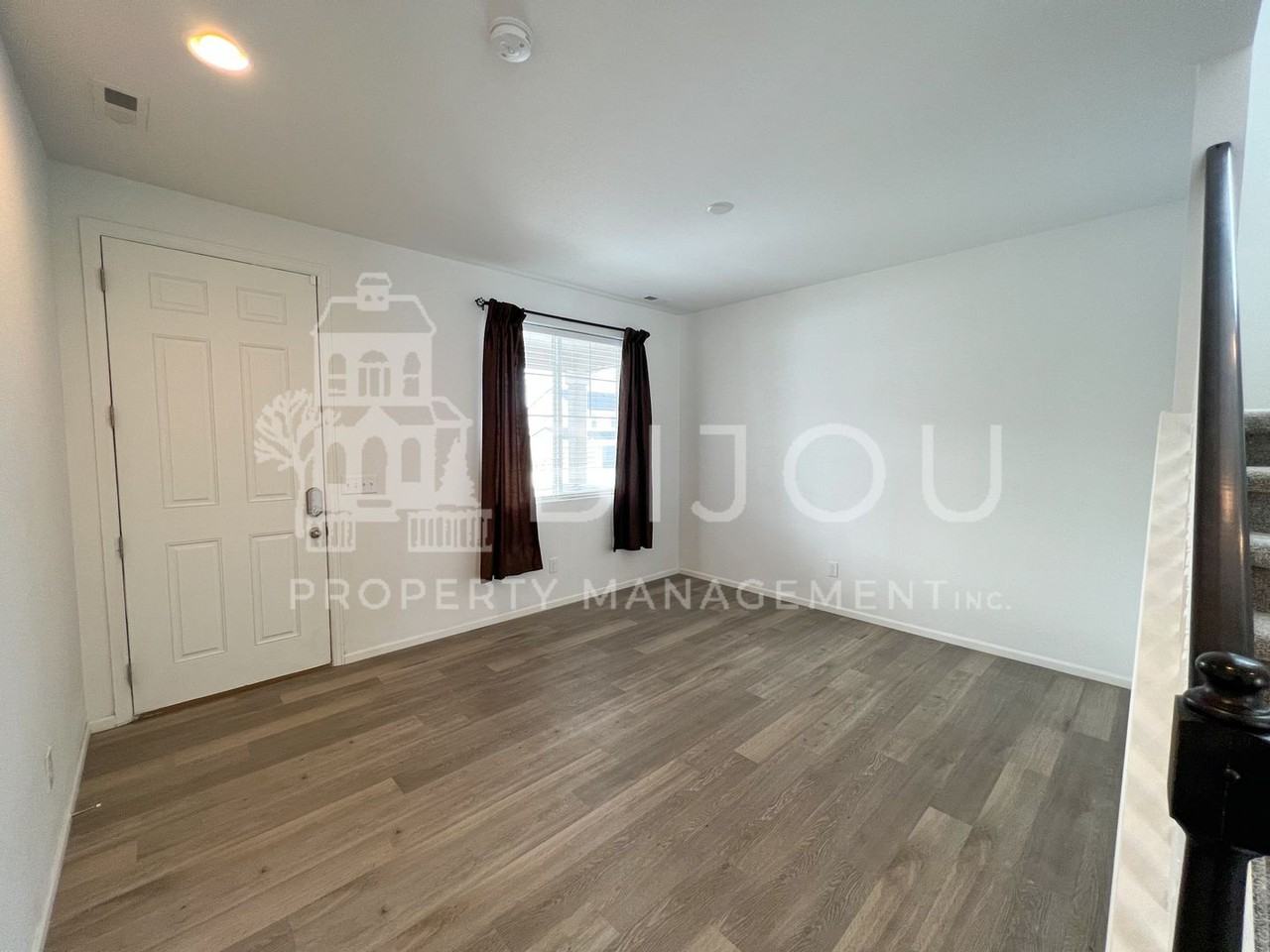 5250 Makalu Dr - Photo 7 of 26