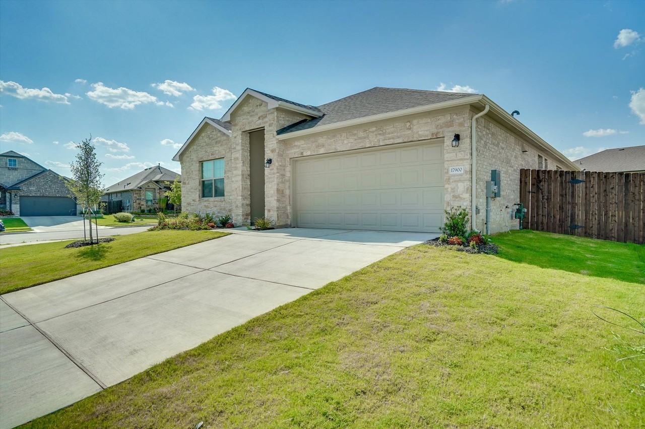 17900 Nepi Dr - Photo 3 of 20