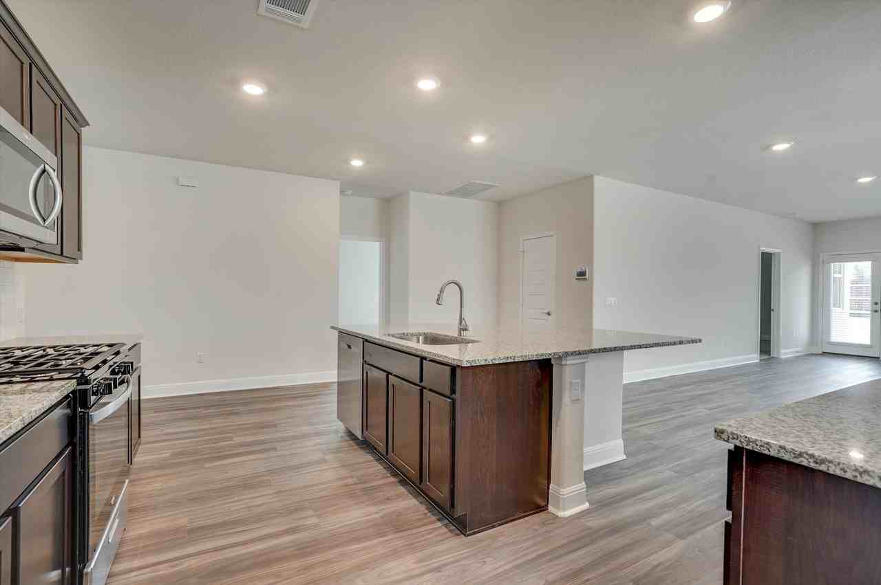 17900 Nepi Dr - Photo 6 of 20