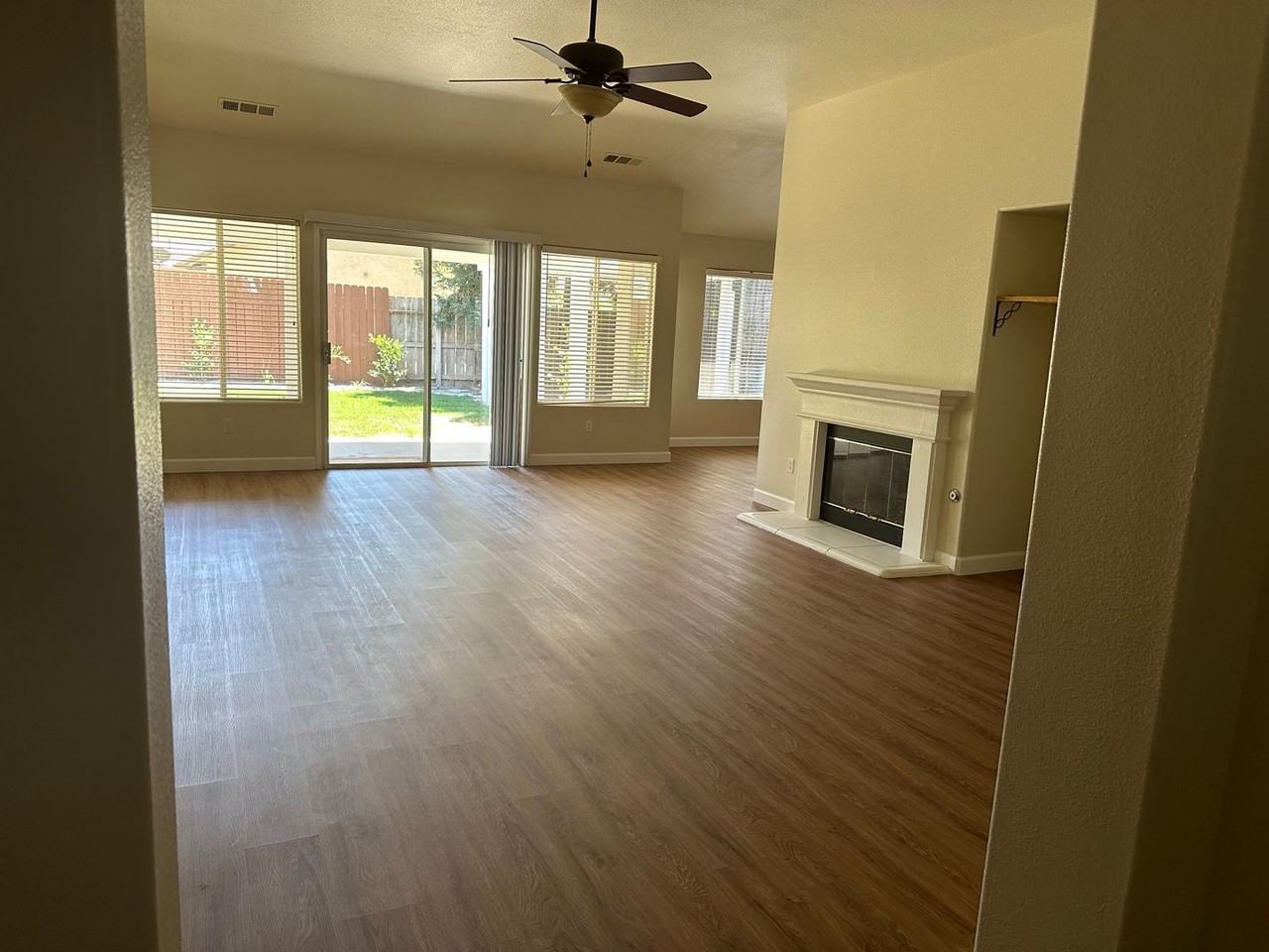 4207 W Redding Ave - Photo 2 of 5