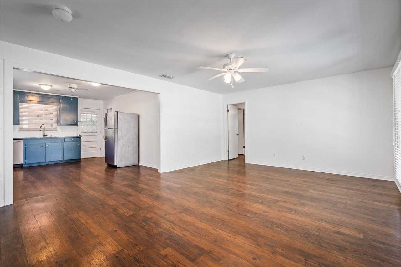 364 S Church St - Photo 2 of 20