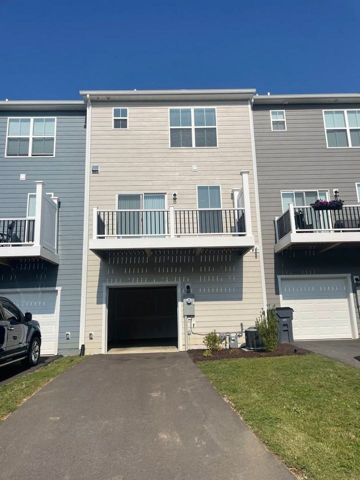 128 Colony Ave - Photo 3 of 29