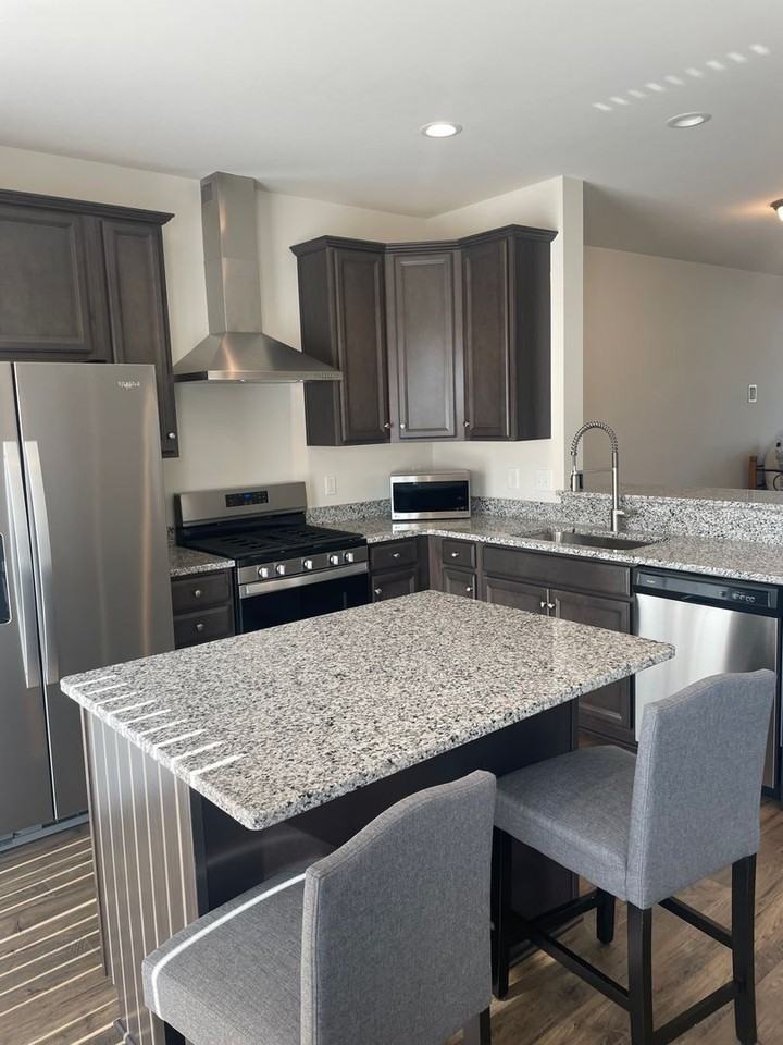 128 Colony Ave - Photo 6 of 29