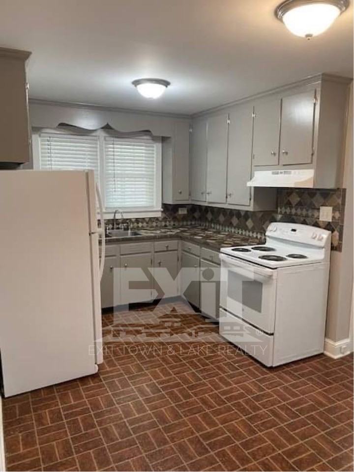630 Northington St - Photo 4 of 19