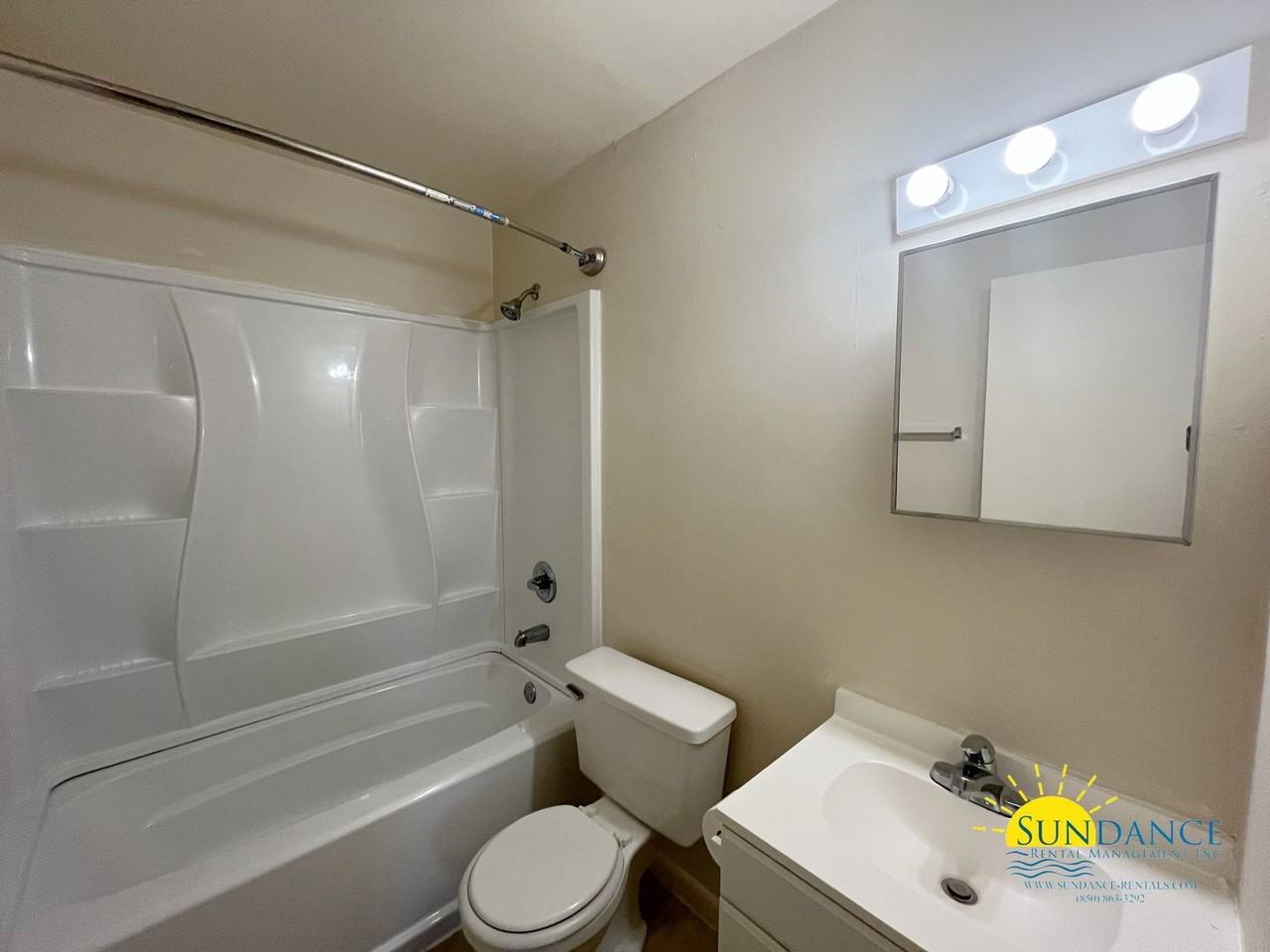 818 Lark St #4 - Photo 7 of 10