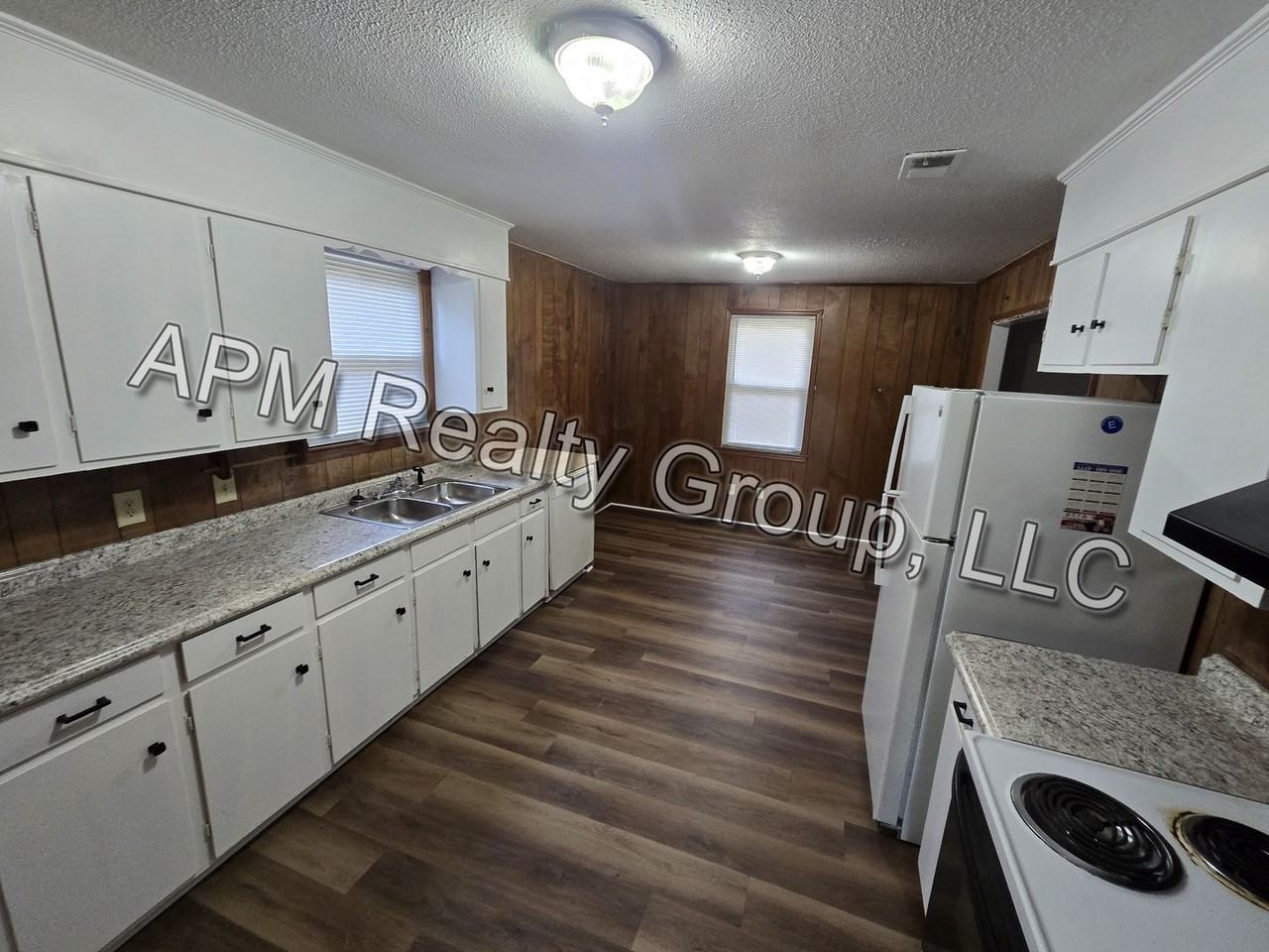 201 Mayfair Dr - Photo 2 of 8