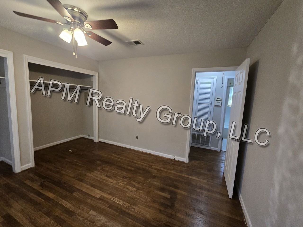 201 Mayfair Dr - Photo 3 of 8