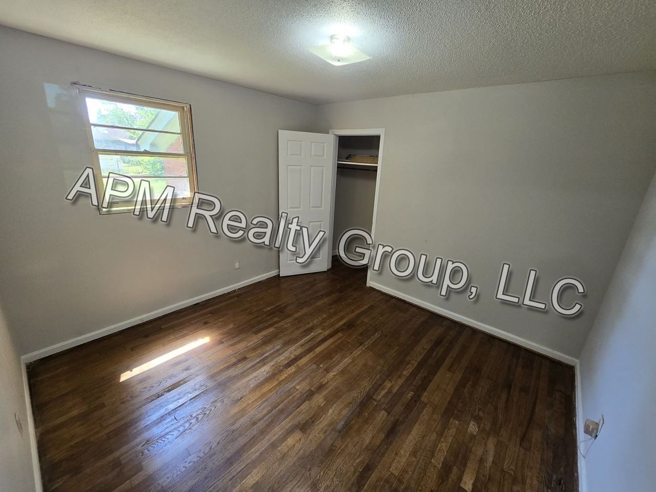 201 Mayfair Dr - Photo 6 of 8