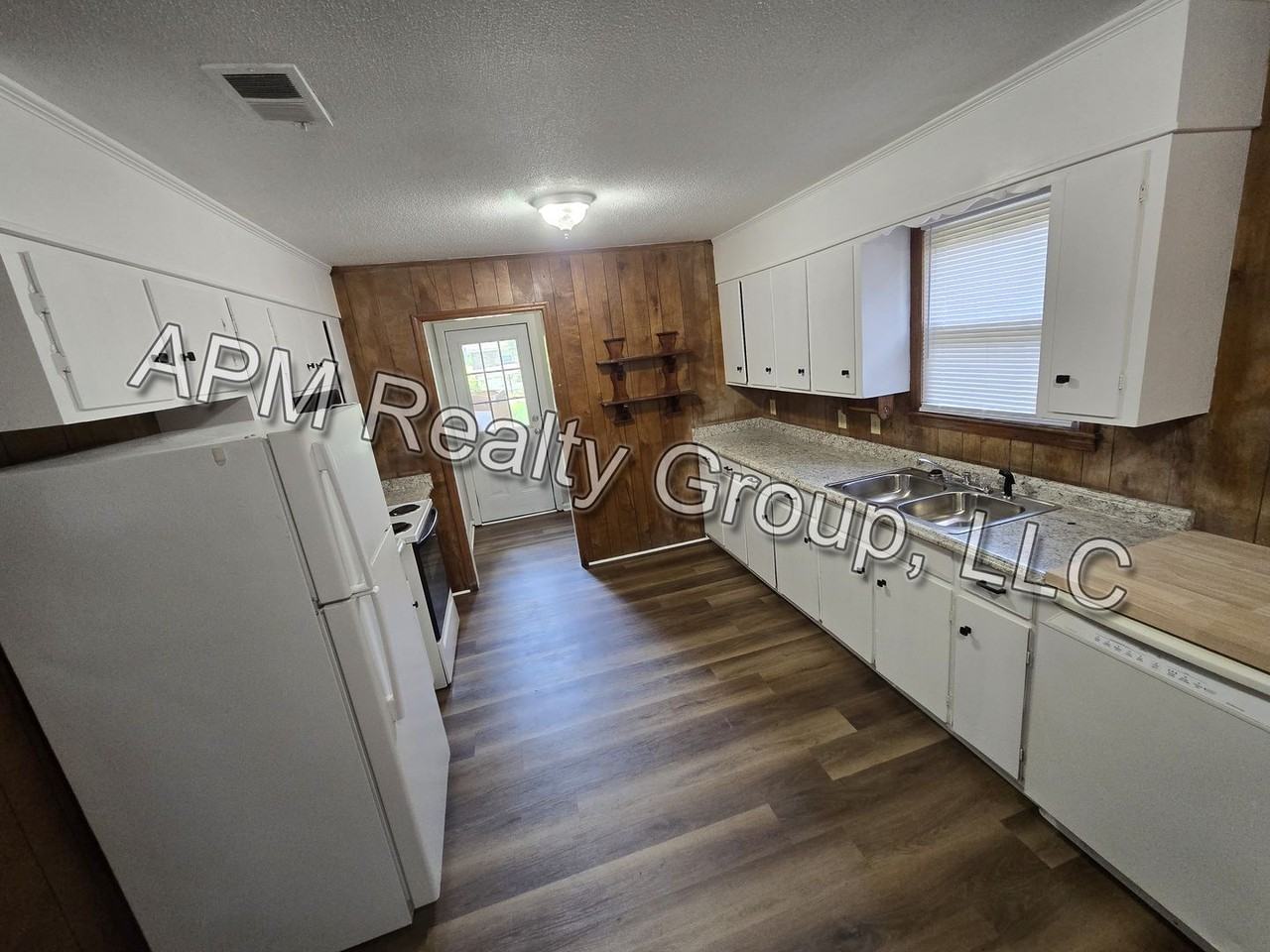 201 Mayfair Dr - Photo 7 of 8