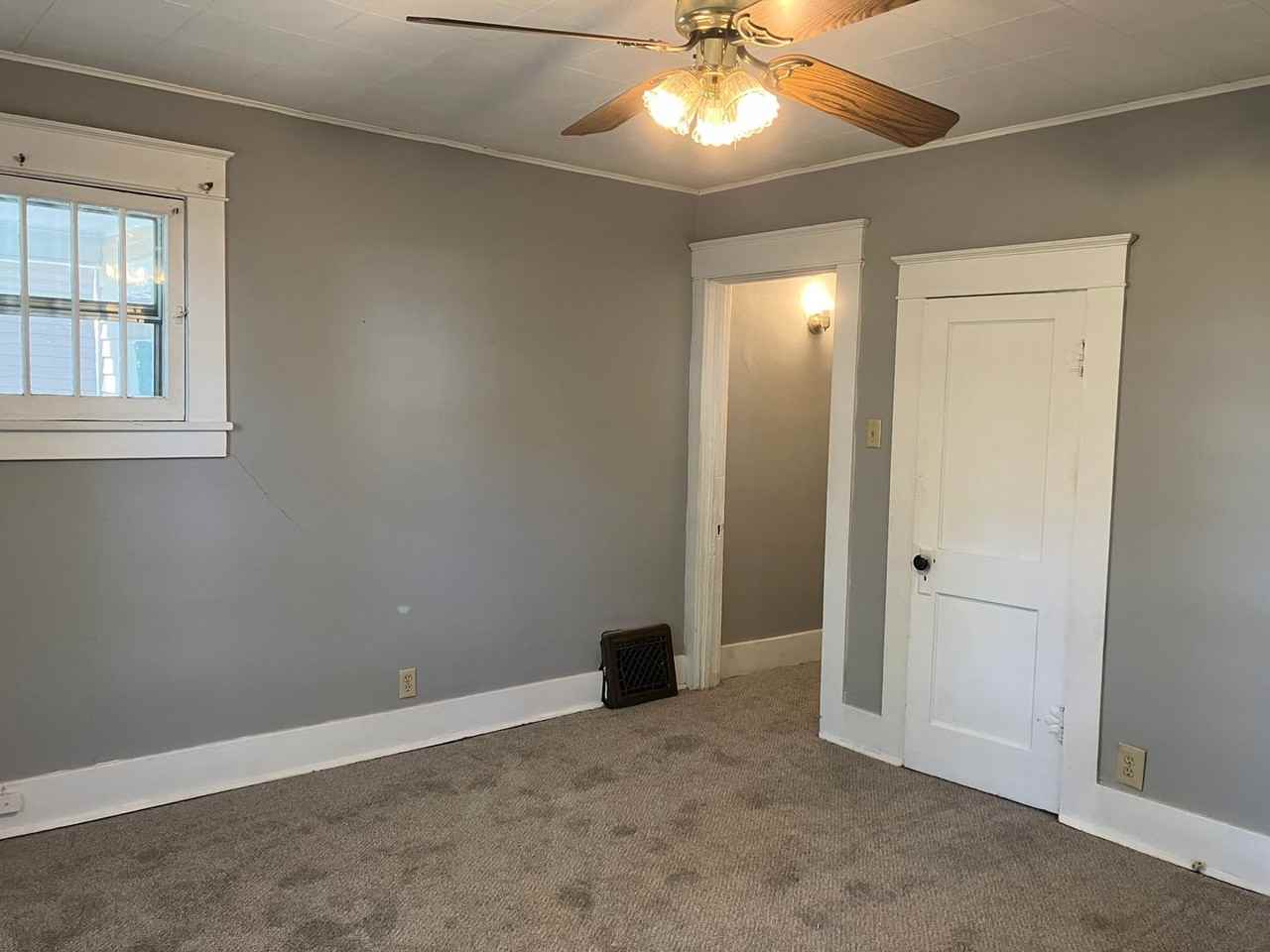 1415 Neosho St - Photo 6 of 36